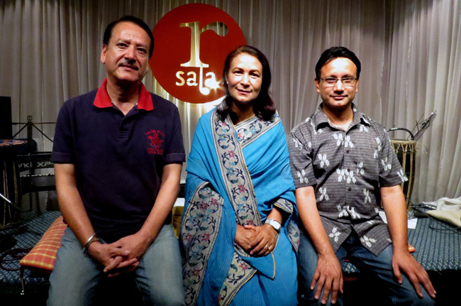 Paleti-Utsav-2014-artists-Singers-Dipak-Kharel-Kunti-Moktan-and-Aavaas1